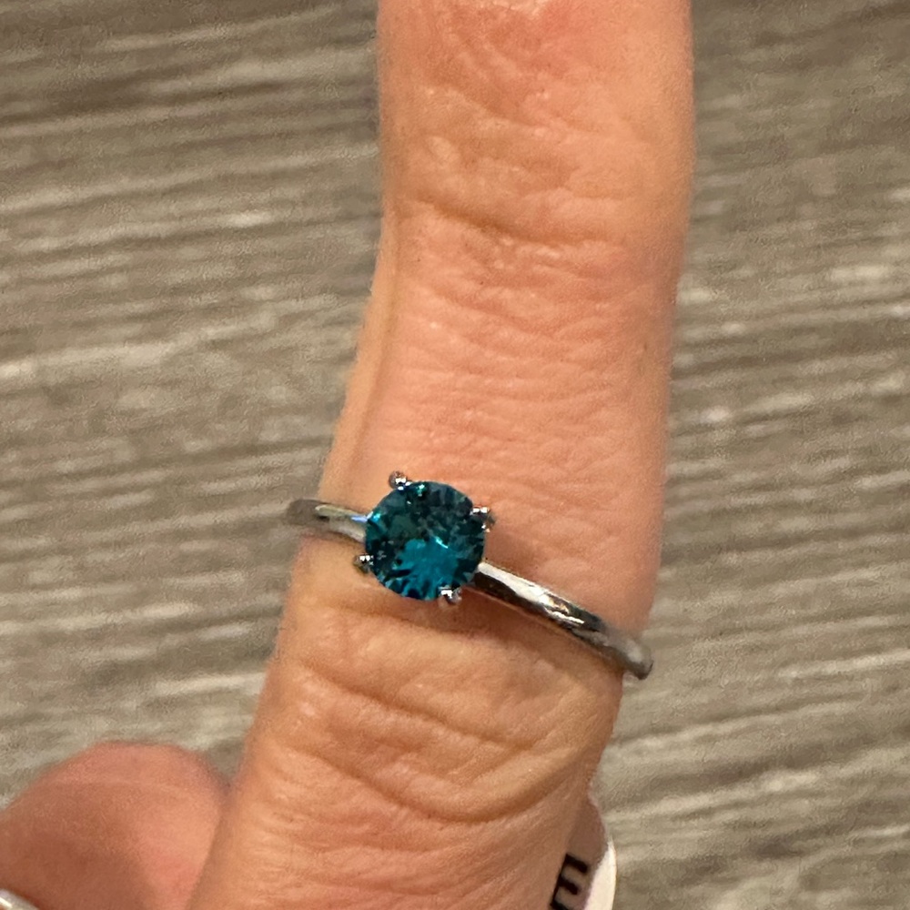 4 Charmed Aroma Rings - Picture 5 of 16